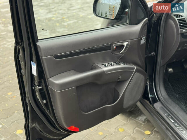 Черный Хендай Санта Фе, объемом двигателя 2.2 л и пробегом 218 тыс. км за 13900 $, фото 41 на Automoto.ua