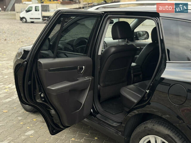 Черный Хендай Санта Фе, объемом двигателя 2.2 л и пробегом 218 тыс. км за 13900 $, фото 50 на Automoto.ua