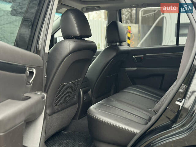 Черный Хендай Санта Фе, объемом двигателя 2.2 л и пробегом 219 тыс. км за 13950 $, фото 47 на Automoto.ua