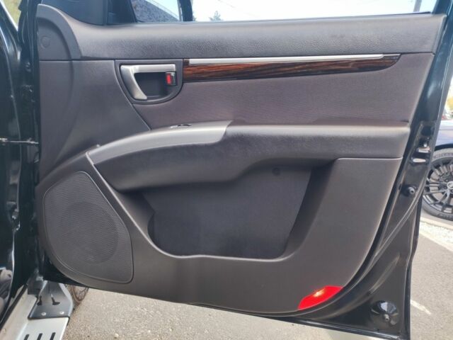 Чорний Хендай Санта Фе, об'ємом двигуна 0 л та пробігом 131 тис. км за 315 $, фото 9 на Automoto.ua