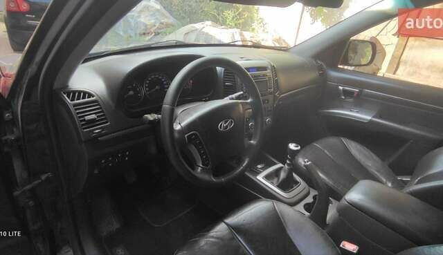 Чорний Хендай Санта Фе, об'ємом двигуна 2 л та пробігом 265 тис. км за 11200 $, фото 5 на Automoto.ua