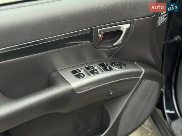 Черный Хендай Санта Фе, объемом двигателя 2.2 л и пробегом 218 тыс. км за 13900 $, фото 42 на Automoto.ua