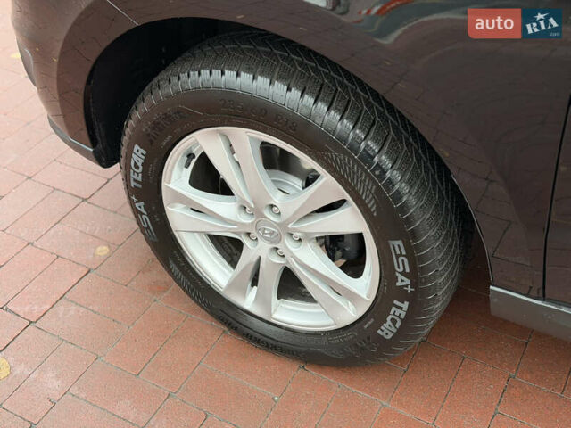 Черный Хендай Санта Фе, объемом двигателя 2.2 л и пробегом 170 тыс. км за 13900 $, фото 14 на Automoto.ua