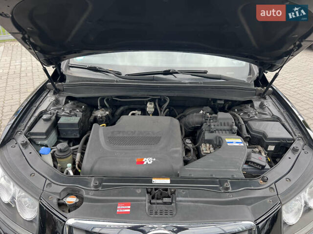 Хендай Санта Фе 2011 в Нововолынск на Automoto.ua Черный Хендай Санта Фе, объемом двигателя 1.97 л и пробегом 214 тыс. км за 13490 $, фото 48 на Automoto.ua