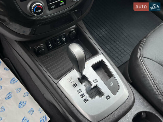 Хендай Санта Фе 2011 в Нововолынск на Automoto.ua Черный Хендай Санта Фе, объемом двигателя 1.97 л и пробегом 214 тыс. км за 13490 $, фото 23 на Automoto.ua