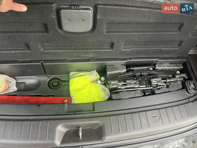 Черный Хендай Санта Фе, объемом двигателя 2.2 л и пробегом 226 тыс. км за 13600 $, фото 12 на Automoto.ua