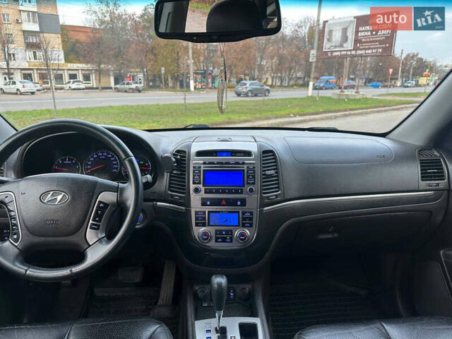 Черный Хендай Санта Фе, объемом двигателя 2.2 л и пробегом 229 тыс. км за 12499 $, фото 6 на Automoto.ua