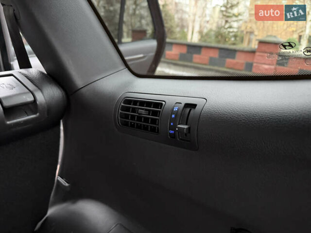 Черный Хендай Санта Фе, объемом двигателя 2.2 л и пробегом 170 тыс. км за 13900 $, фото 43 на Automoto.ua