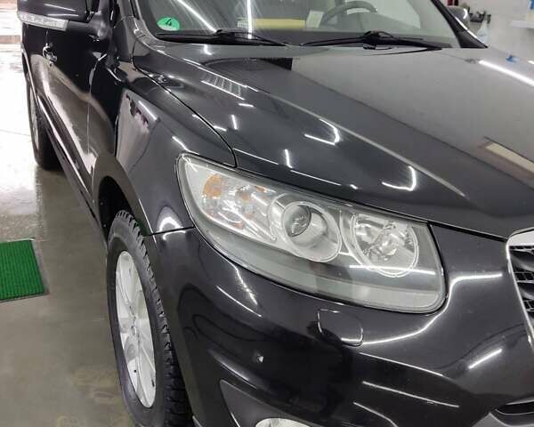 Черный Хендай Санта Фе, объемом двигателя 2.2 л и пробегом 287 тыс. км за 13700 $, фото 2 на Automoto.ua