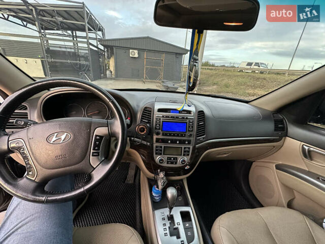 Черный Хендай Санта Фе, объемом двигателя 2.2 л и пробегом 320 тыс. км за 14500 $, фото 16 на Automoto.ua