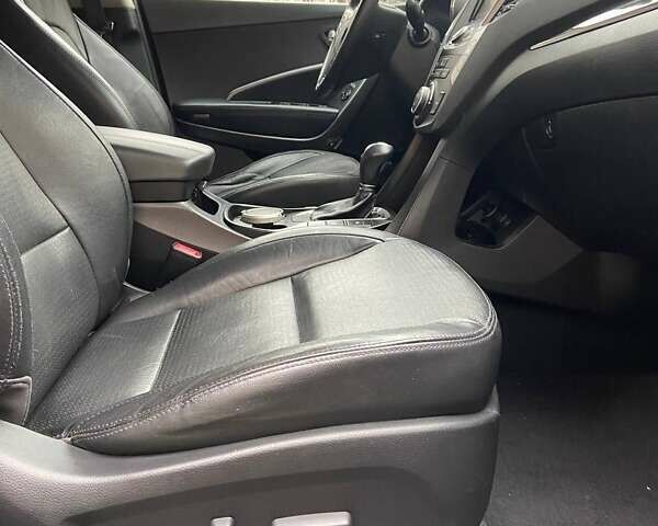 Черный Хендай Санта Фе, объемом двигателя 2.2 л и пробегом 169 тыс. км за 17200 $, фото 19 на Automoto.ua