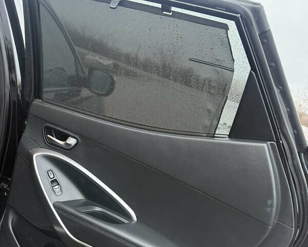 Черный Хендай Санта Фе, объемом двигателя 2.2 л и пробегом 152 тыс. км за 16500 $, фото 18 на Automoto.ua