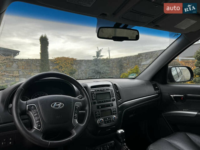 Черный Хендай Санта Фе, объемом двигателя 2.2 л и пробегом 220 тыс. км за 12000 $, фото 48 на Automoto.ua