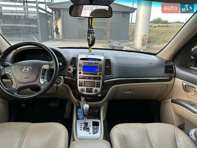 Черный Хендай Санта Фе, объемом двигателя 2.2 л и пробегом 320 тыс. км за 14500 $, фото 13 на Automoto.ua