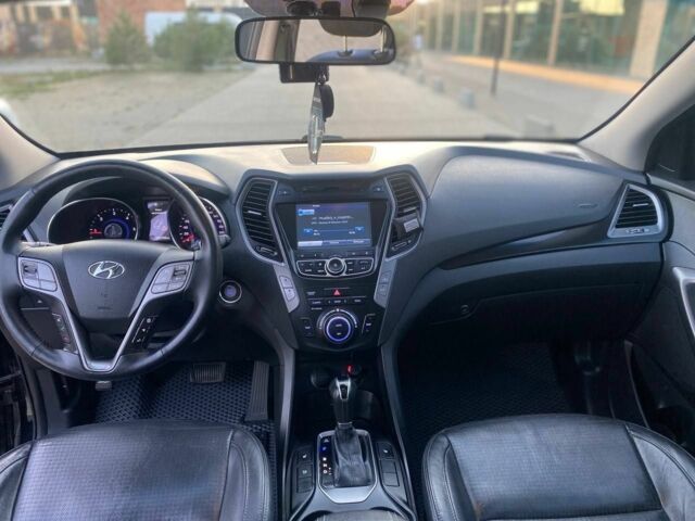 Черный Хендай Санта Фе, объемом двигателя 2.2 л и пробегом 250 тыс. км за 18500 $, фото 4 на Automoto.ua