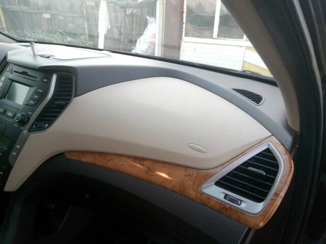 Черный Хендай Санта Фе, объемом двигателя 2.4 л и пробегом 136 тыс. км за 13669 $, фото 5 на Automoto.ua