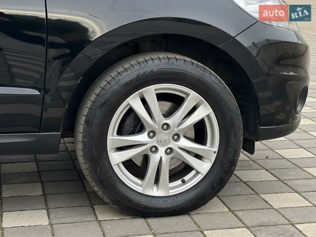 Черный Хендай Санта Фе, объемом двигателя 2.2 л и пробегом 220 тыс. км за 12000 $, фото 18 на Automoto.ua