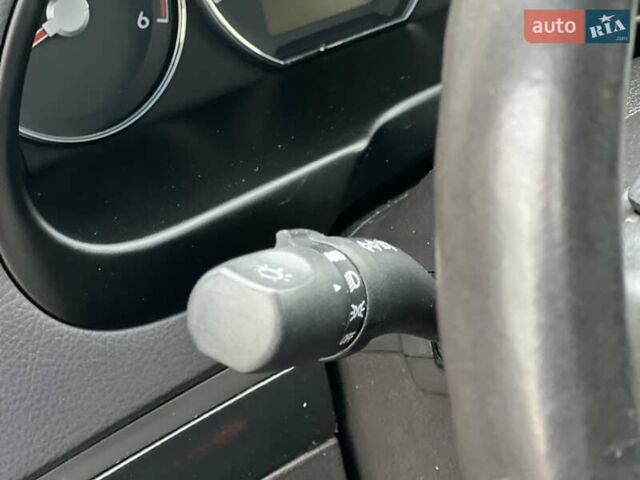 Черный Хендай Санта Фе, объемом двигателя 2.2 л и пробегом 220 тыс. км за 12000 $, фото 42 на Automoto.ua