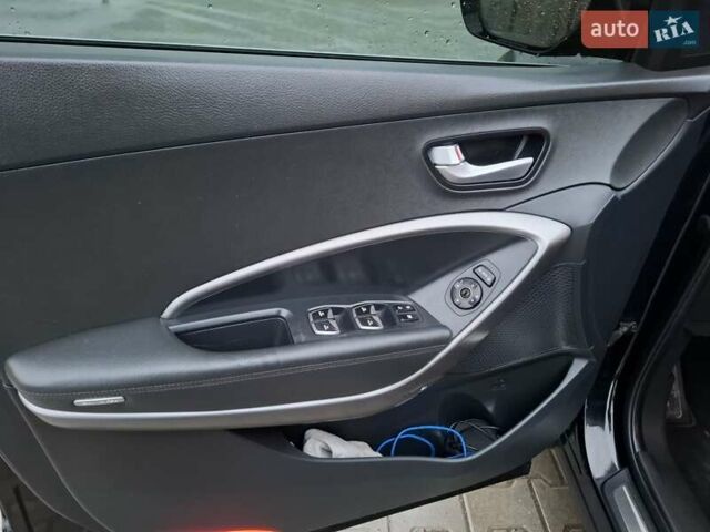 Черный Хендай Санта Фе, объемом двигателя 2.2 л и пробегом 204 тыс. км за 16600 $, фото 17 на Automoto.ua