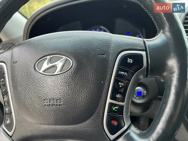 Хендай Санта Фе 2012 в Радивилове на Automoto.ua Черный Хендай Санта Фе, объемом двигателя 2.2 л и пробегом 189 тыс. км за 15200 $, фото 74 на Automoto.ua