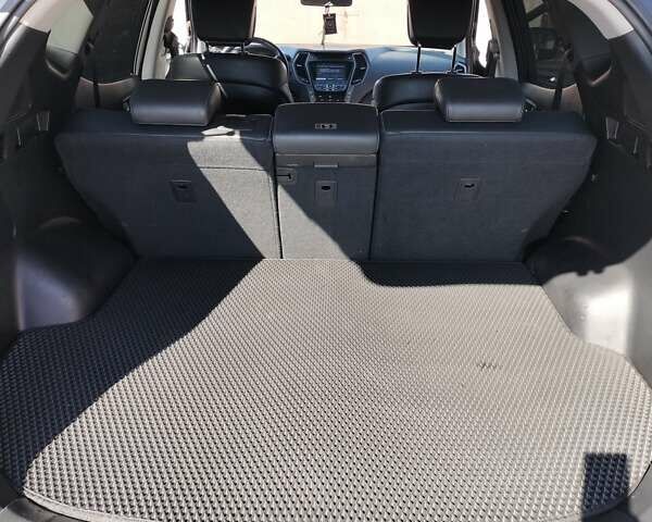 Хендай Санта Фе 2012 в Коростене на Automoto.ua Черный Хендай Санта Фе, объемом двигателя 2.2 л и пробегом 149 тыс. км за 17900 $, фото 18 на Automoto.ua