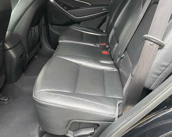 Черный Хендай Санта Фе, объемом двигателя 2.2 л и пробегом 169 тыс. км за 17200 $, фото 14 на Automoto.ua