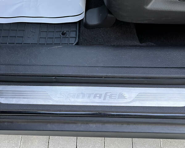 Черный Хендай Санта Фе, объемом двигателя 2.2 л и пробегом 163 тыс. км за 15800 $, фото 17 на Automoto.ua