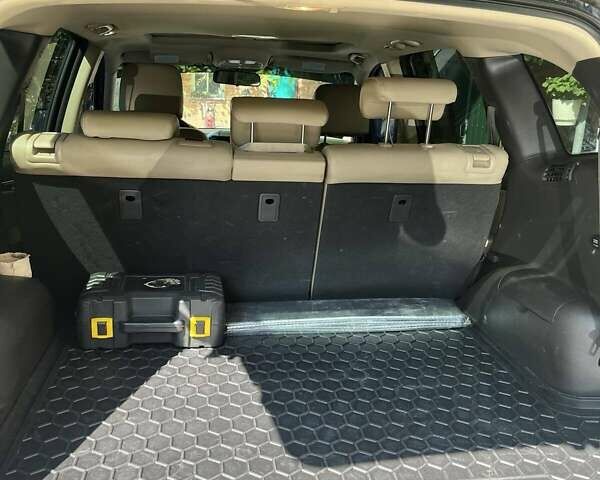 Черный Хендай Санта Фе, объемом двигателя 2.2 л и пробегом 206 тыс. км за 13500 $, фото 14 на Automoto.ua