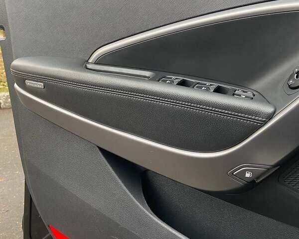 Черный Хендай Санта Фе, объемом двигателя 2.2 л и пробегом 169 тыс. км за 17200 $, фото 8 на Automoto.ua