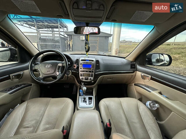 Черный Хендай Санта Фе, объемом двигателя 2.2 л и пробегом 320 тыс. км за 14500 $, фото 14 на Automoto.ua