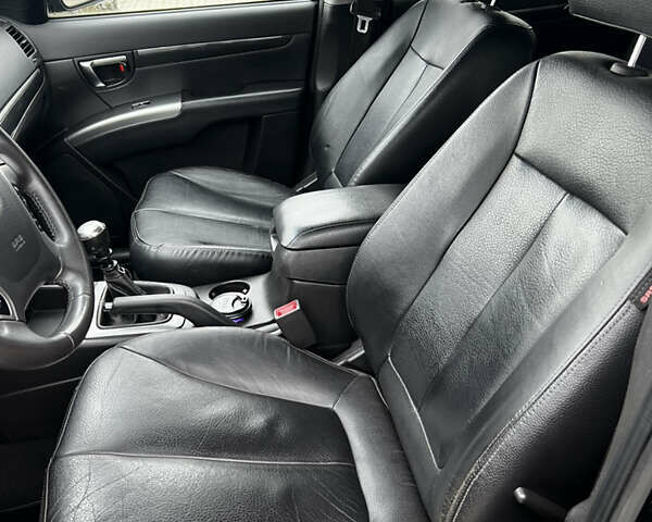 Черный Хендай Санта Фе, объемом двигателя 2.2 л и пробегом 220 тыс. км за 12000 $, фото 37 на Automoto.ua