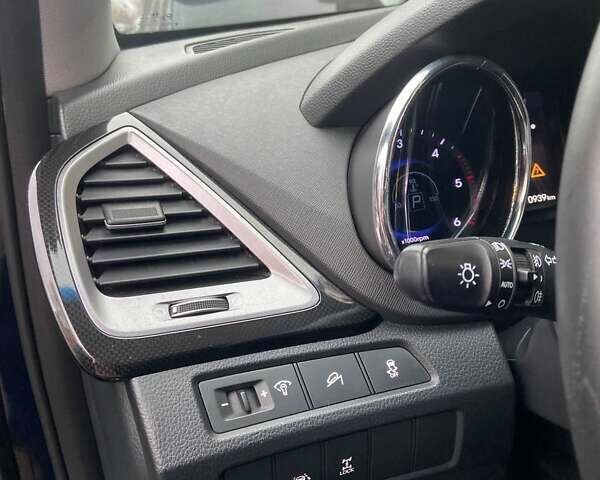 Черный Хендай Санта Фе, объемом двигателя 2.2 л и пробегом 169 тыс. км за 17200 $, фото 20 на Automoto.ua