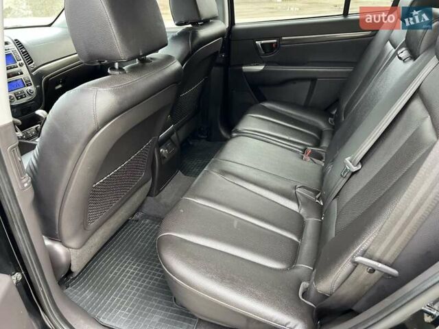 Хендай Санта Фе 2012 в Радивилове на Automoto.ua Черный Хендай Санта Фе, объемом двигателя 2.2 л и пробегом 189 тыс. км за 15200 $, фото 102 на Automoto.ua
