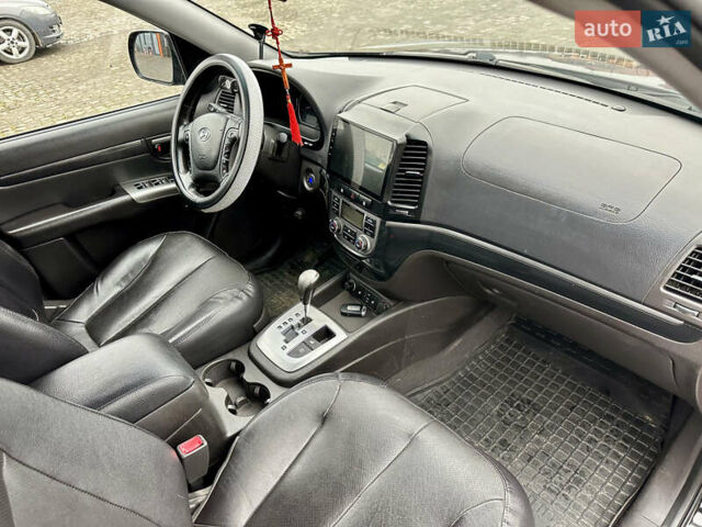 Черный Хендай Санта Фе, объемом двигателя 2.2 л и пробегом 310 тыс. км за 12900 $, фото 8 на Automoto.ua