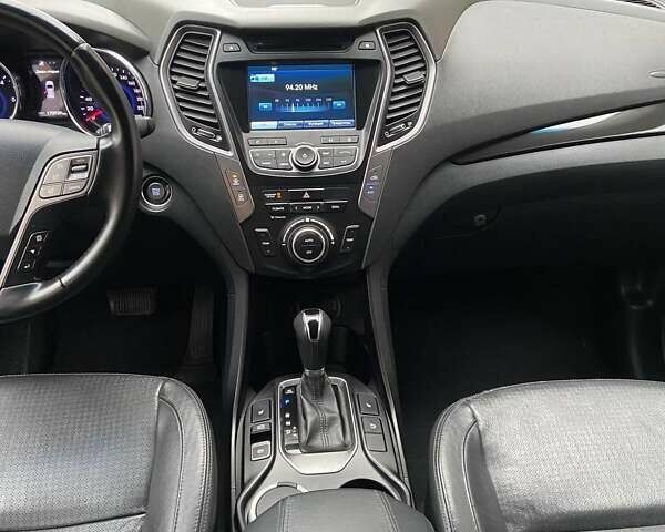 Черный Хендай Санта Фе, объемом двигателя 2.2 л и пробегом 169 тыс. км за 17200 $, фото 13 на Automoto.ua