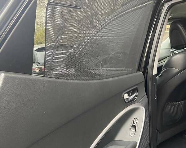 Черный Хендай Санта Фе, объемом двигателя 2.2 л и пробегом 169 тыс. км за 17200 $, фото 17 на Automoto.ua