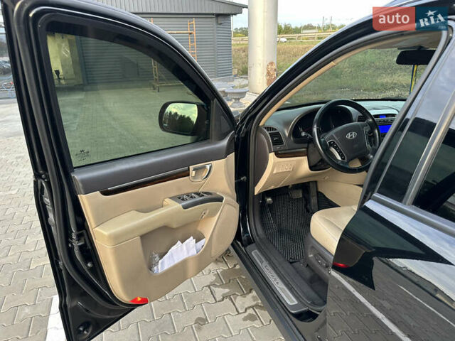 Черный Хендай Санта Фе, объемом двигателя 2.2 л и пробегом 320 тыс. км за 14500 $, фото 21 на Automoto.ua