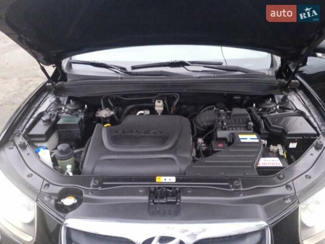 Чорний Хендай Санта Фе, об'ємом двигуна 2.2 л та пробігом 190 тис. км за 14950 $, фото 18 на Automoto.ua