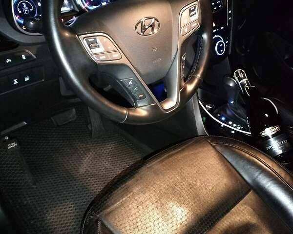 Хендай Санта Фе 2012 в Коростене на Automoto.ua Черный Хендай Санта Фе, объемом двигателя 2.2 л и пробегом 149 тыс. км за 17900 $, фото 1 на Automoto.ua