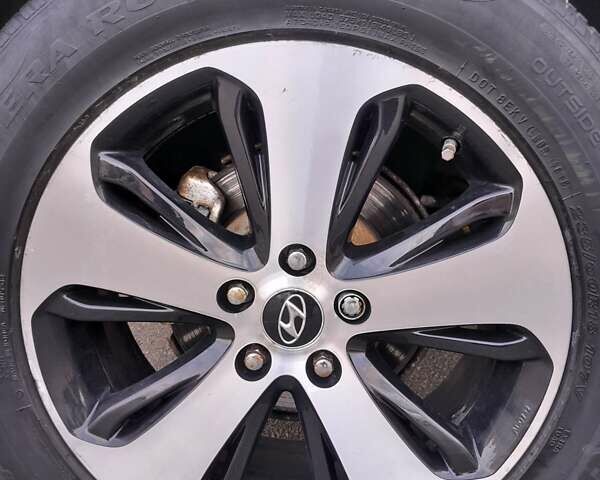 Хендай Санта Фе 2012 в Киеве на Automoto.ua Черный Хендай Санта Фе, объемом двигателя 2.2 л и пробегом 140 тыс. км за 13200 $, фото 15 на Automoto.ua