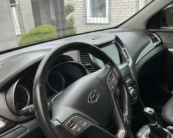 Черный Хендай Санта Фе, объемом двигателя 2.36 л и пробегом 166 тыс. км за 15000 $, фото 16 на Automoto.ua