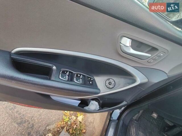 Черный Хендай Санта Фе, объемом двигателя 2.36 л и пробегом 170 тыс. км за 14200 $, фото 3 на Automoto.ua