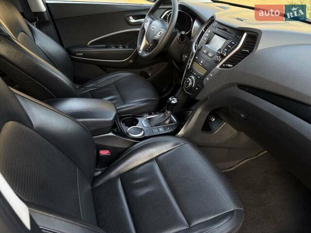 Чорний Хендай Санта Фе, об'ємом двигуна 2.2 л та пробігом 230 тис. км за 16750 $, фото 19 на Automoto.ua