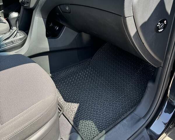 Чорний Хендай Санта Фе, об'ємом двигуна 2.2 л та пробігом 185 тис. км за 17500 $, фото 21 на Automoto.ua