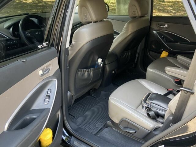 Черный Хендай Санта Фе, объемом двигателя 3.3 л и пробегом 240 тыс. км за 12800 $, фото 10 на Automoto.ua