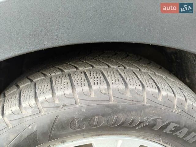 Черный Хендай Санта Фе, объемом двигателя 2.36 л и пробегом 170 тыс. км за 14200 $, фото 13 на Automoto.ua