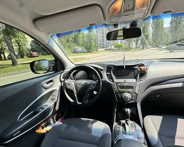 Чорний Хендай Санта Фе, об'ємом двигуна 2.2 л та пробігом 185 тис. км за 17500 $, фото 25 на Automoto.ua