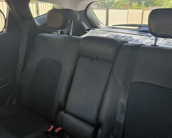 Черный Хендай Санта Фе, объемом двигателя 2.2 л и пробегом 162 тыс. км за 19490 $, фото 17 на Automoto.ua