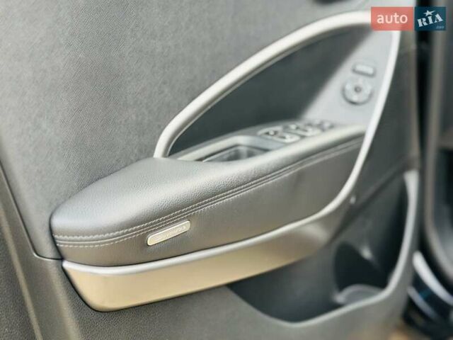 Черный Хендай Санта Фе, объемом двигателя 2.2 л и пробегом 137 тыс. км за 17800 $, фото 65 на Automoto.ua