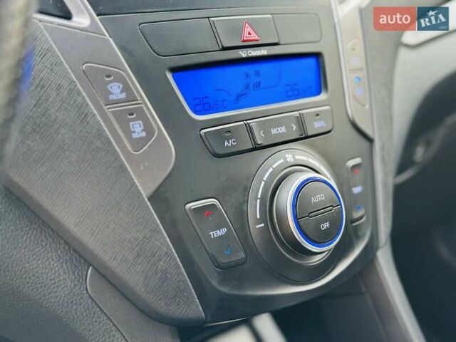 Черный Хендай Санта Фе, объемом двигателя 2.2 л и пробегом 137 тыс. км за 17800 $, фото 49 на Automoto.ua